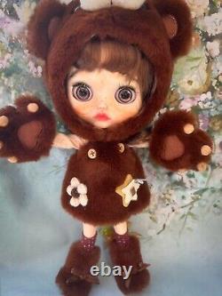 Blythe doll custom. Dodi Blythe is Enjoying Spring With Her Bear Friend